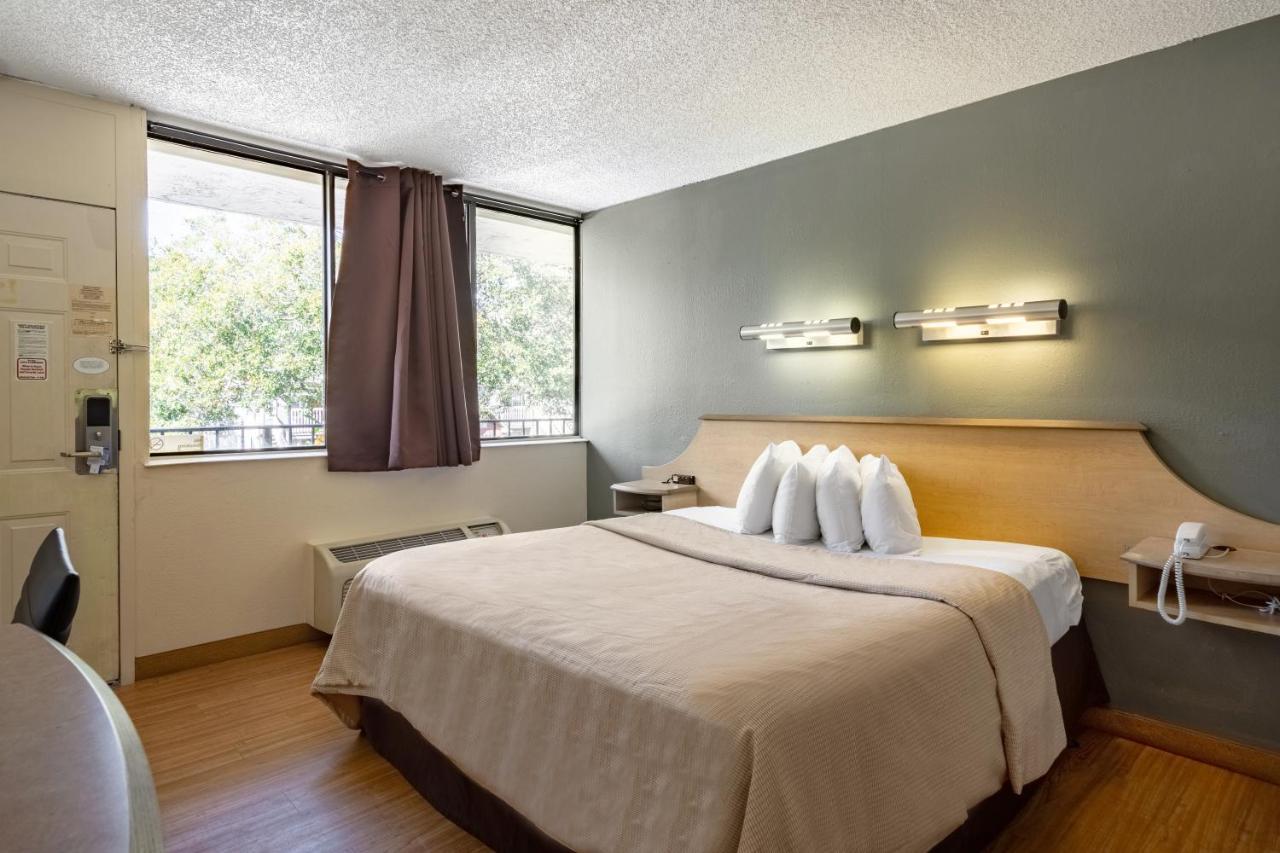 Econo Lodge Palm Harbor - Clearwater Εξωτερικό φωτογραφία